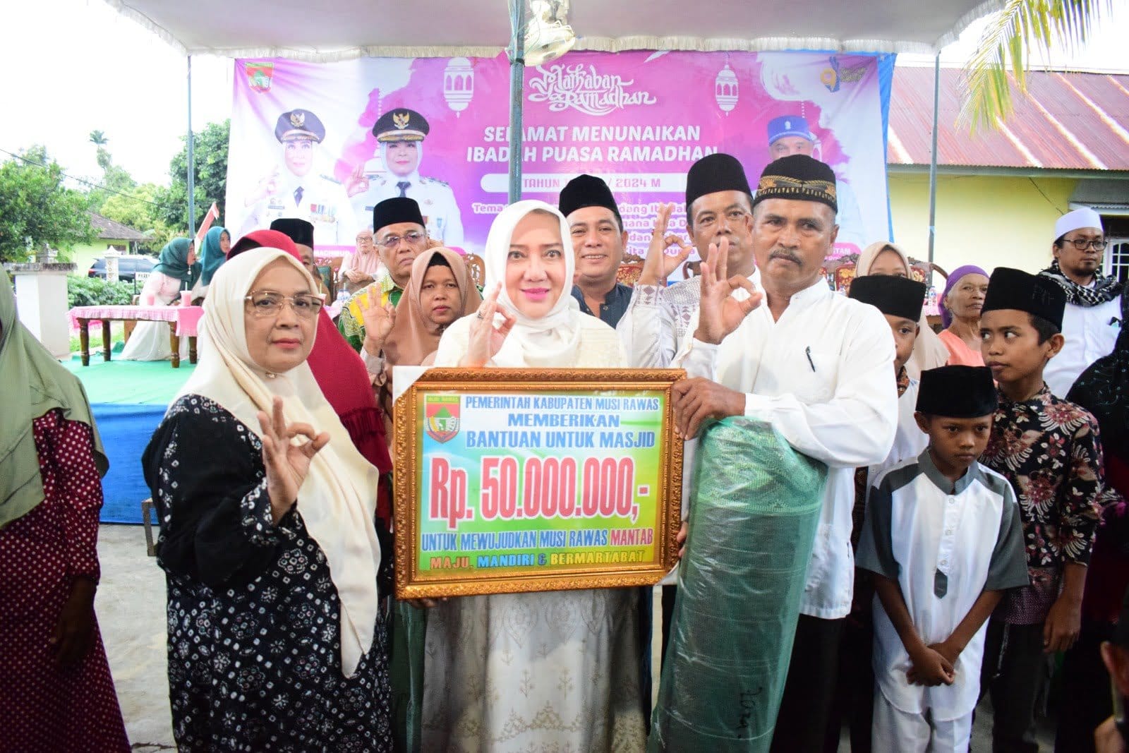 Bupati Ratna Machmud Sambangi Warga Pagar Sari, Momen Ramadhan Jalin Silaturahmi dan Kedekatan