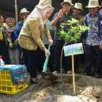 Peringatan Hari Lingkungan Hidup Dunia, Bupati Mura Tanam Pohon di Hutan Pelangi