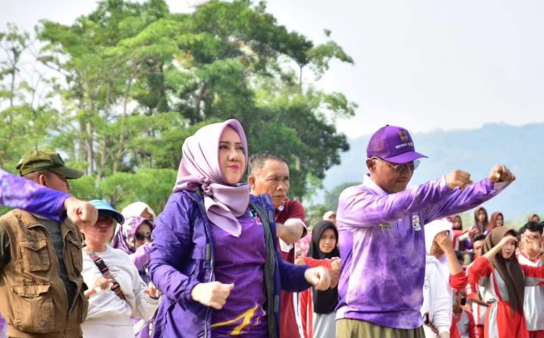 Senam Bugar Bersama Masyarakat, Bupati Ratna Machmud Inginkan Kebersamaan dan Lanjutkan Musi Rawas Mantab
