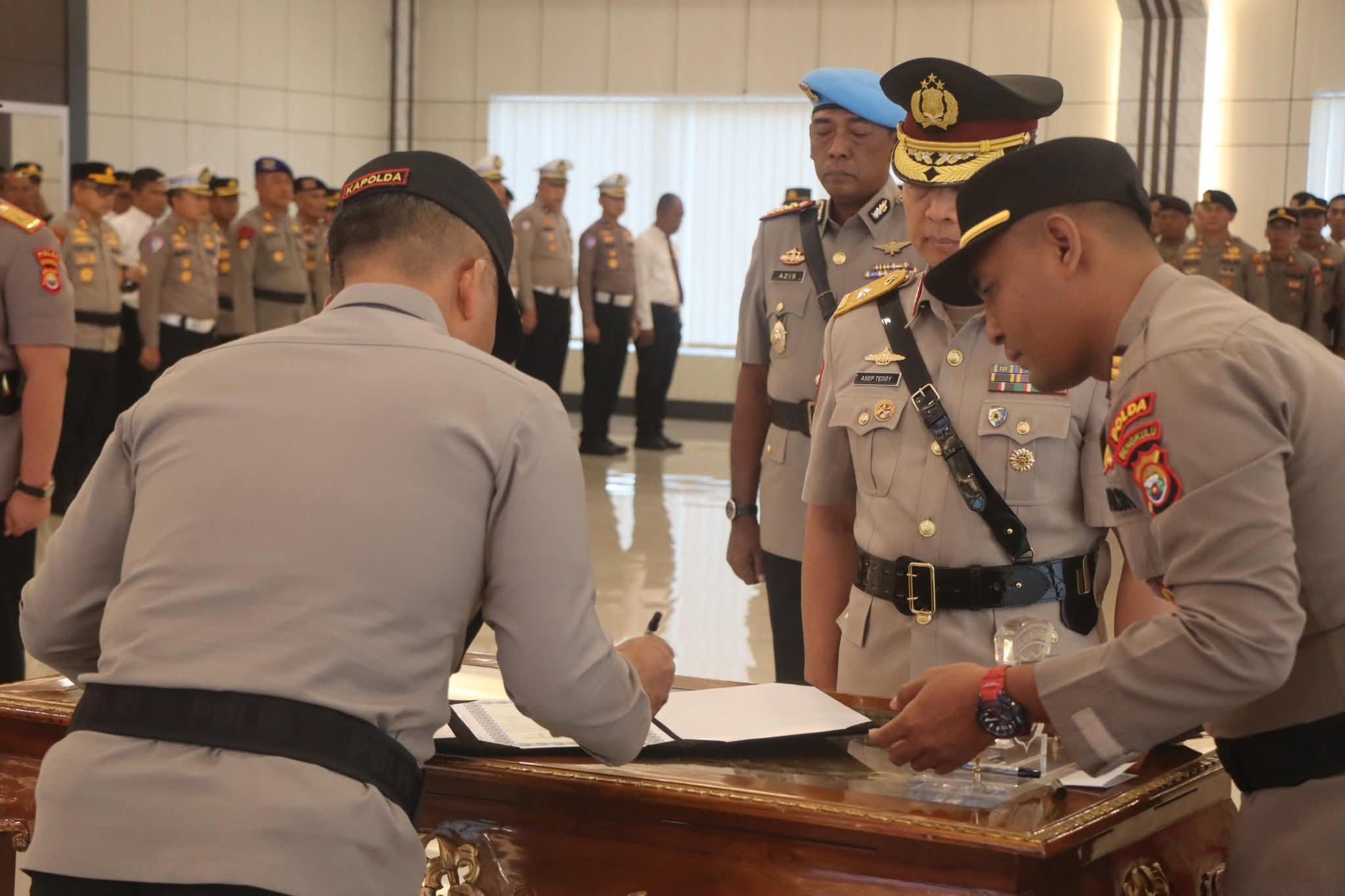 Kapolda Bengkulu Pimpin Upacara Sertijab Wakapolda Bengkulu Dan Beberapa PJU