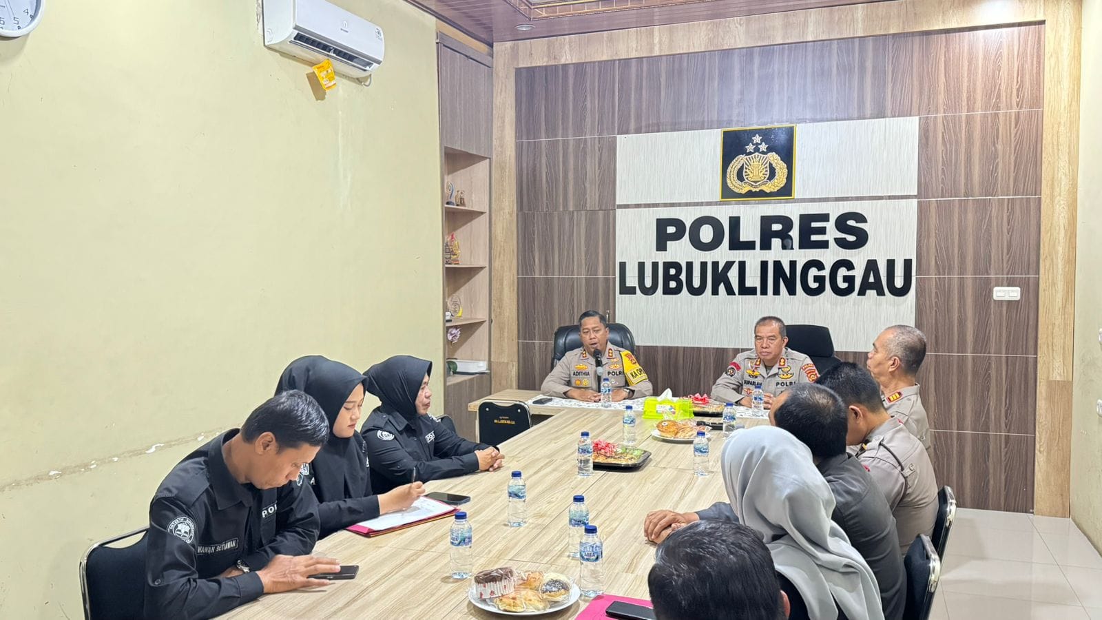 Kapolres Lubuk Linggau, AKBP Adithia Bagus Arjunadi di Dampingi Kasihumas AKP Alwi Menerima Tim Supervisi Bidhumas Polda Sumsel , Berikut Tujuannya