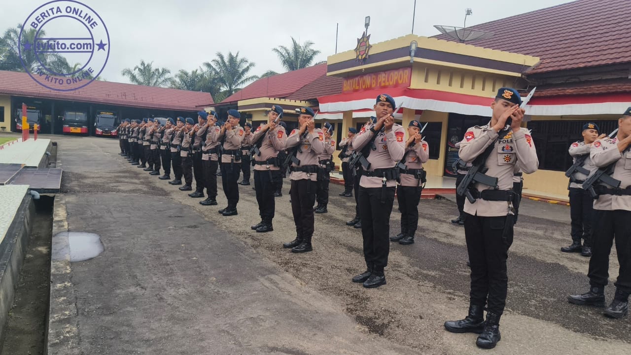 Tingkatkan Kedisiplinan, Personel Satbrimob Polda Sumsel Batalyon B Pelopor Latihan PBB Bersenjata