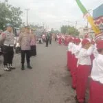 Berbagai  Kesatuan Personil Jajaran Polres Lubuk Linggau Mengatur Lalu Lintas Dalam Rangka  Lomba Gerak Jalan Tingkat SD Se-Kota Lubuk Linggau