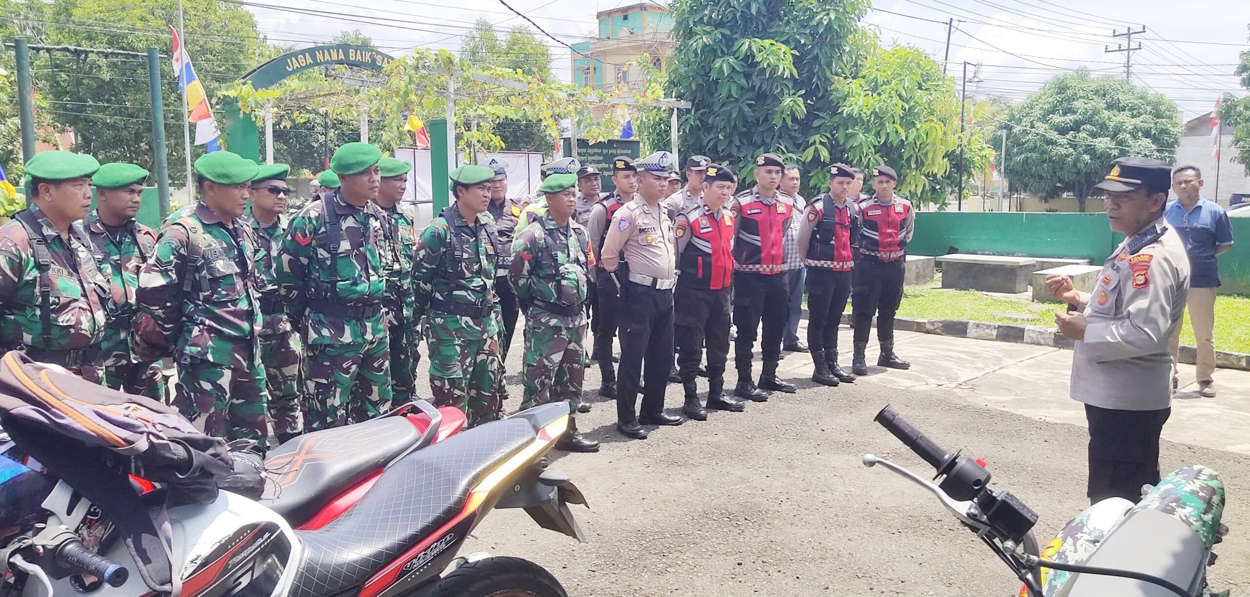 Tingkatkan Situasi Kamtibmas, Polres Musi Rawas Bersama Polsek Tugumulyo dan Kodim 0406 Lubuklinggau Gelar Patroli dan Penyekatan Dua Arah di Tugumulyo