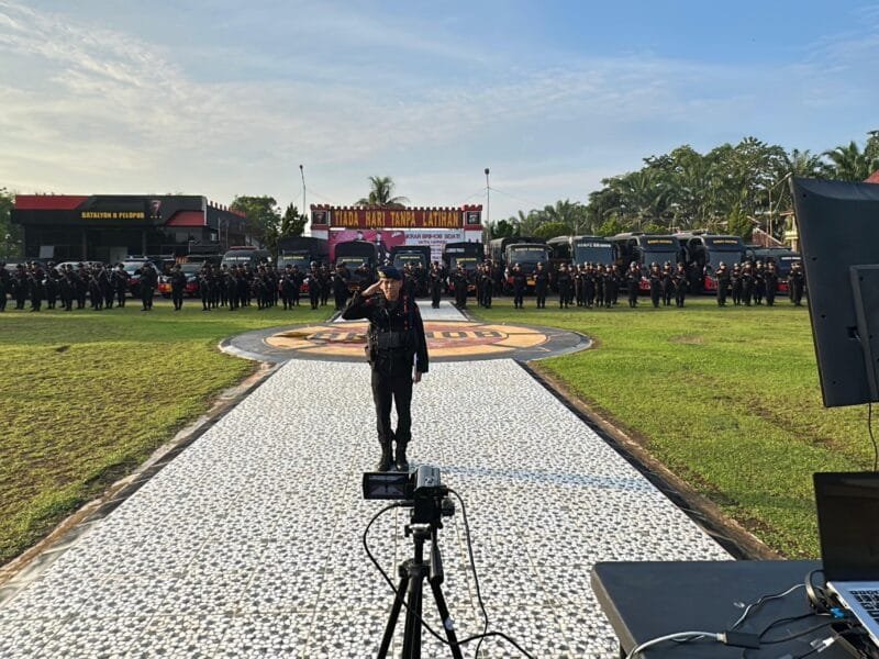 Satbrimob Polda Sumsel Batalyon B Pelopor Melaksanakan Apel Virtual Gelar Kendaraan Dan Peralatan : Pastikan Kesiapan Operasional Dan Respons