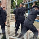 Satbrimob Polda Sumsel Batalyon B Pelopor Laksanakan Bedah Rumah di Kelurahan Taba Baru