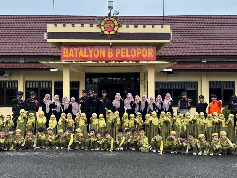 Satbrimob Polda Sumsel Batalyon B Pelopor Terima Kunjungan Edukatif dari TK IT Mutiara Cendekia