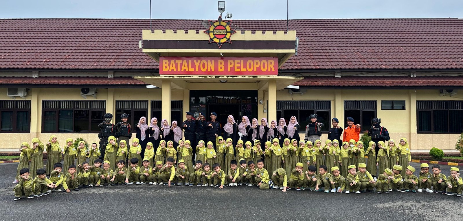 Satbrimob Polda Sumsel Batalyon B Pelopor Terima Kunjungan Edukatif dari TK IT Mutiara Cendekia