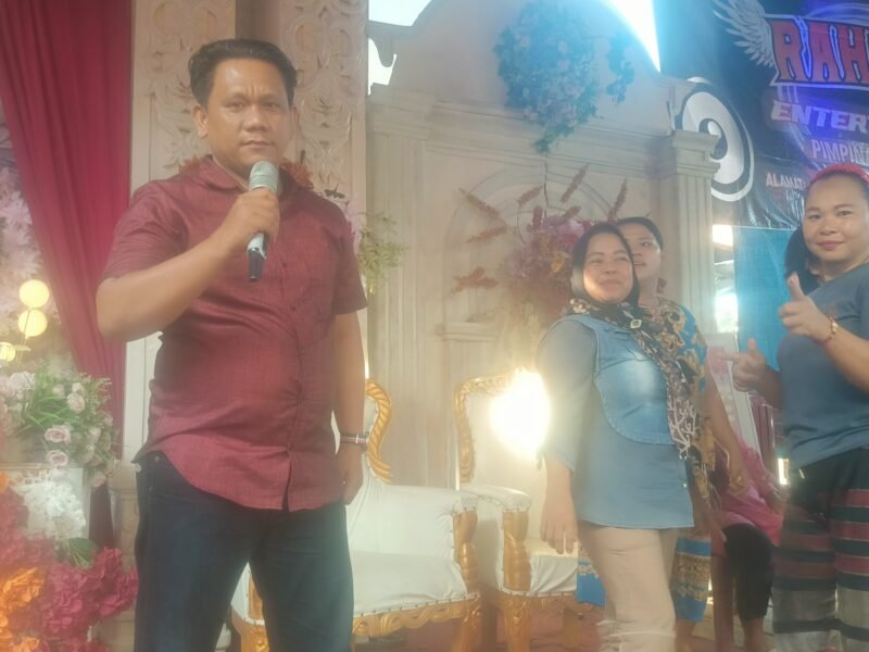 Dari Jurnalis Jadi MC, Heri dari Rantau Bingin Bikin Suasana Acara Makin Hidup !