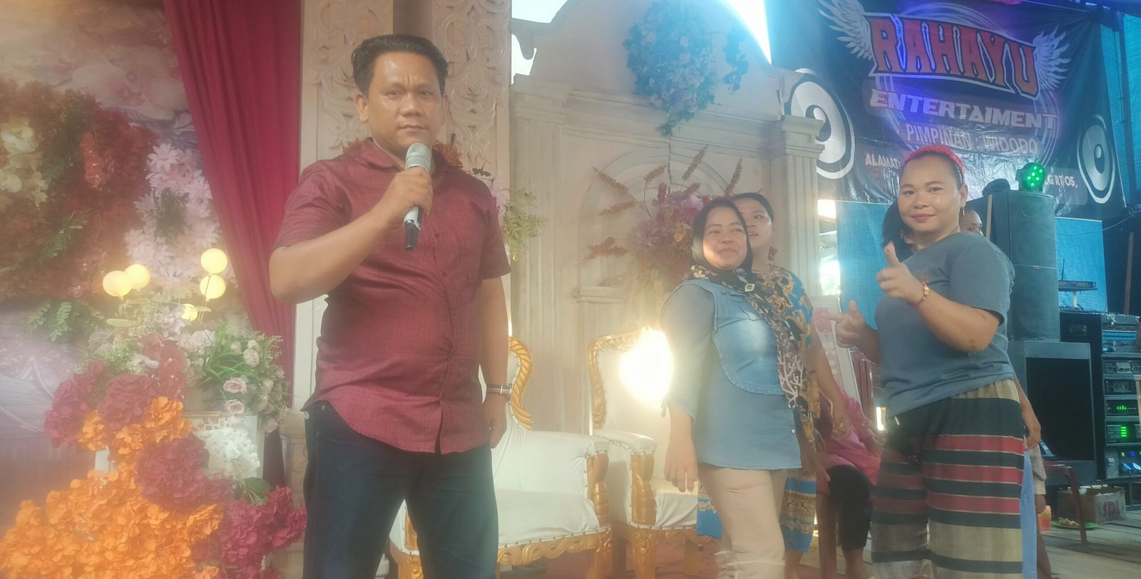 Dari Jurnalis Jadi MC, Heri dari Rantau Bingin Bikin Suasana Acara Makin Hidup !