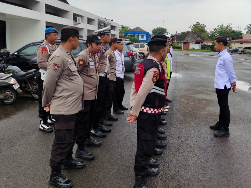 IPDA M. Dodi Rislan Selaku Perwira Pengendali Memimpin Langsung Apel Pengamanan Dalam Rangka Hari Santri Nasional