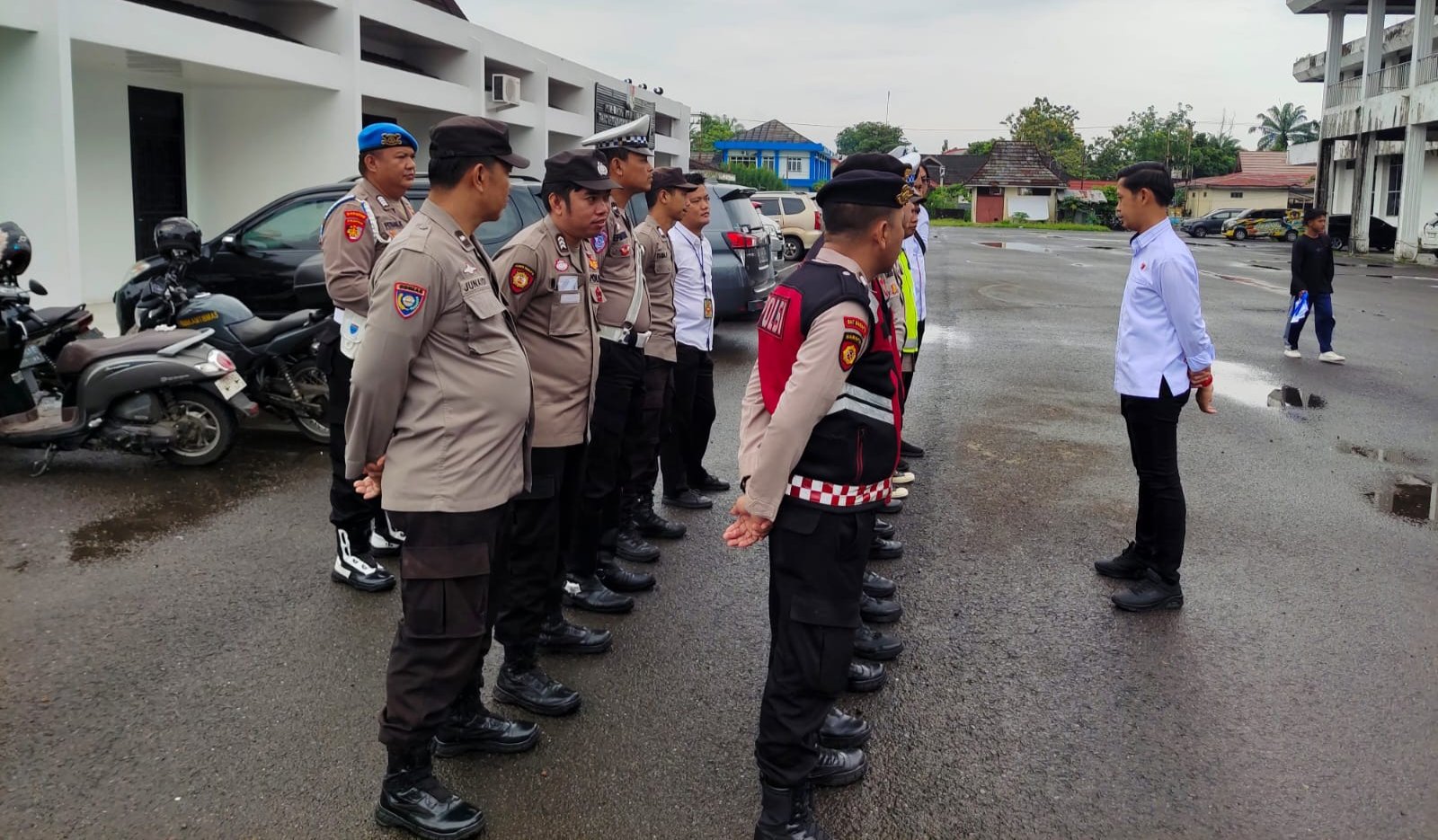 IPDA M. Dodi Rislan Selaku Perwira Pengendali Memimpin Langsung Apel Pengamanan Dalam Rangka Hari Santri Nasional