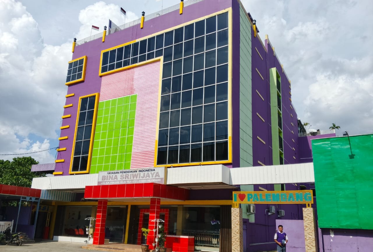 ITBis Bina Sriwijaya Palembang Kembangkan Program Broadcast untuk Cetak Talenta Penyiaran Muda