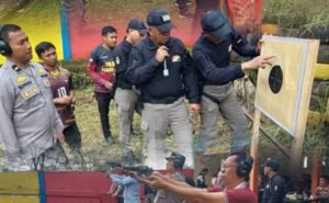 Personel Satbrimob Polda Sumsel Batalyon B Pelopor Jadi Instruktur dan BA Administrasi Ujian Menembak Polres Pagar Alam