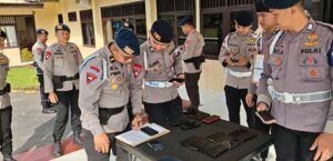 Satbrimob Polda Sumsel Batalyon B Pelopor Laksanakan Pemeriksaan Ponsel Personel Secara Mendadak