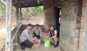 Polsek Muara Beliti Gelar Program “Mang Beliti”, Berbagi untuk Lansia Dhuafa Kampung V Desa Rantau Bingin