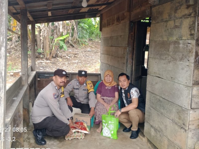 Polsek Muara Beliti Gelar Program “Mang Beliti”, Berbagi untuk Lansia Dhuafa Kampung V Desa Rantau Bingin