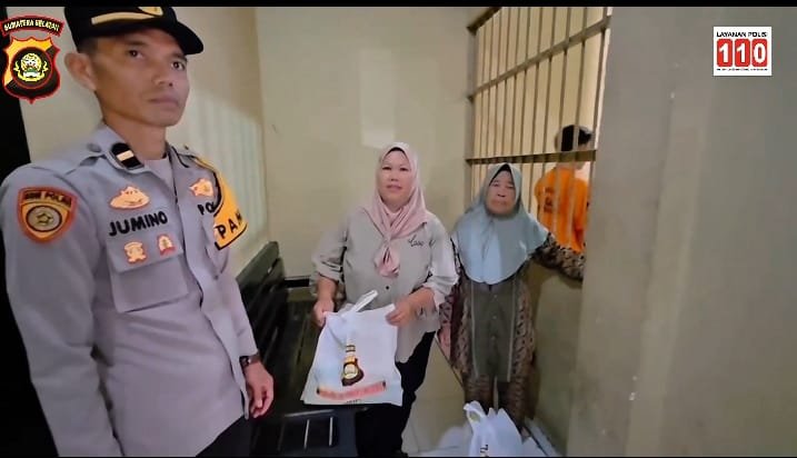 Polres Lubuk Linggau Tunjukkan Sisi Kemanusiaan, Salurkan Bingkisan untuk Keluarga Tahanan
