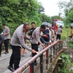 Dukung Program Asta Cita, Polres Musi Rawas Renovasi Jembatan Besi Sungai Pring di Desa Pulau Panggung