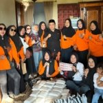 Srikandi Pemuda Pancasila Jombang Bagikan 300 Takjil dan Iftar di Bandar Kedungmulyo