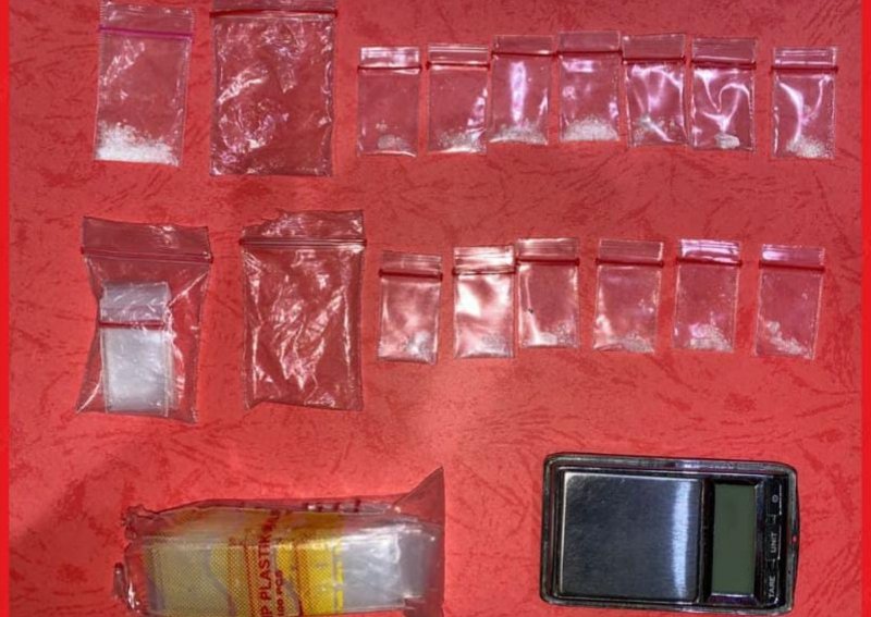 Polisi Ringkus Pengedar Sabu di Siring Agung, Belasan Paket Siap Edar Diamankan