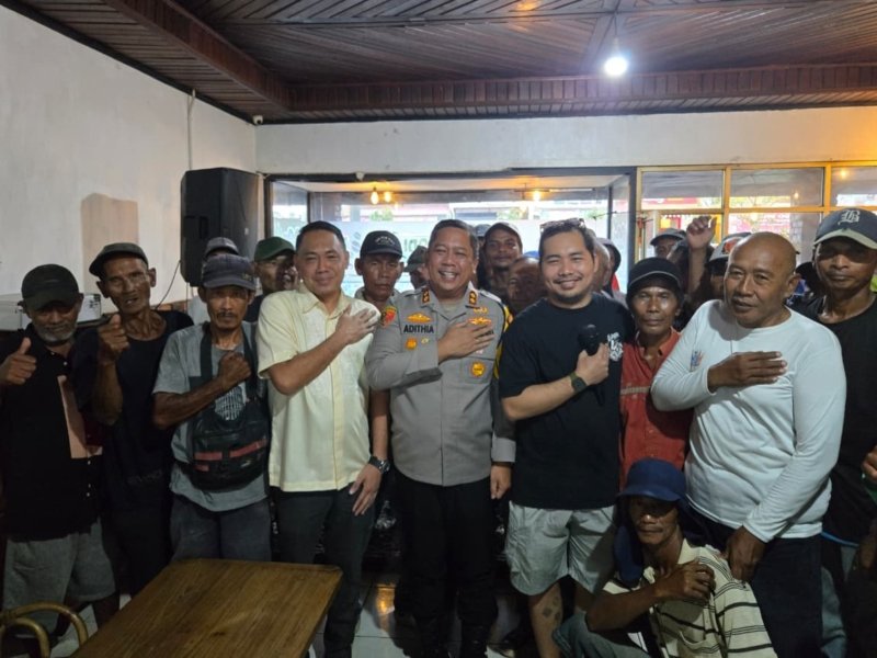 Kapolres Lubuk Linggau Berbagi Kebahagiaan dengan Pejuang Nafkah di Jalanan Jelang Lebaran