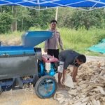 Polsek Lubuk Linggau Utara I Dampingi Panen Jagung, Uji Mesin Pipil Tingkatkan Produktivitas Petani