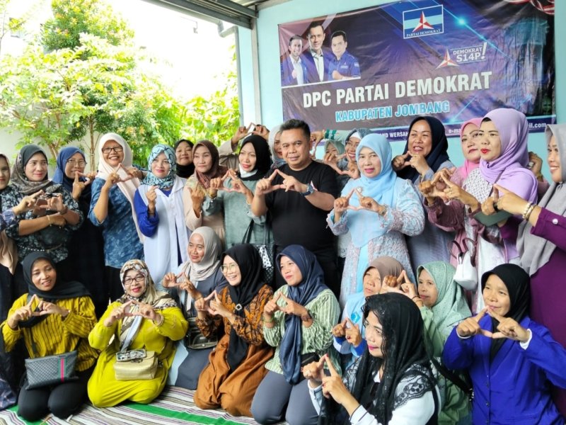 Srikandi Demokrat Jombang Gelar Halal Bihalal dan Pijat Terapi