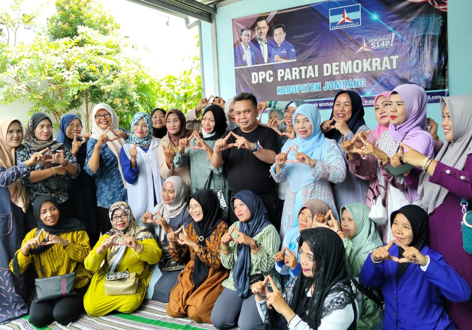 Srikandi Demokrat Jombang Gelar Halal Bihalal dan Pijat Terapi
