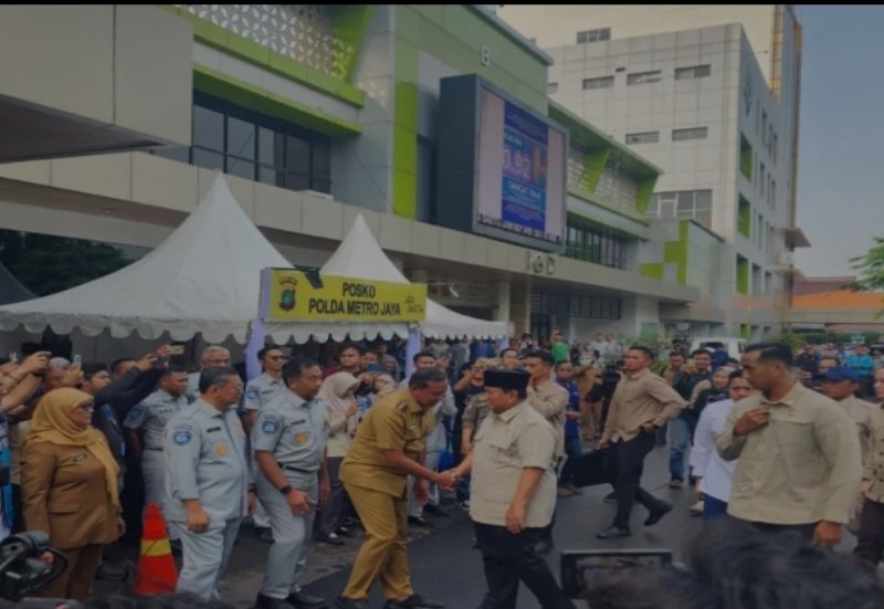 Presiden Prabowo Tinjau Korban Kecelakaan Kereta di Bekasi, Negara Pastikan Penanganan Maksimal