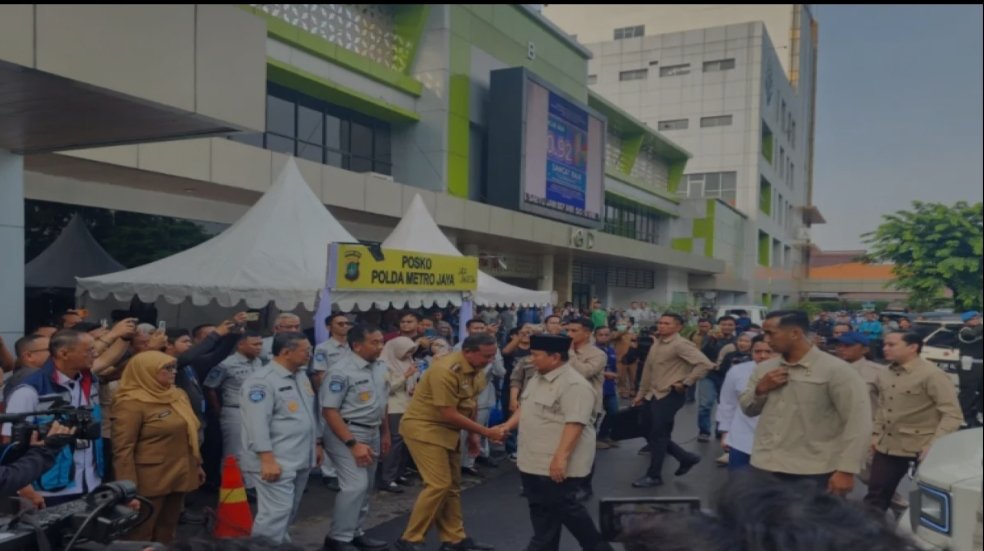Presiden Prabowo Tinjau Korban Kecelakaan Kereta di Bekasi, Negara Pastikan Penanganan Maksimal