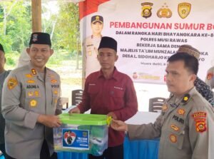 Raih Peringkat Pertama Pembangunan Sumur Bor Terbanyak se-Sumsel, Kapolres Musi Rawas Terima Apresiasi Kapolda Saat Resmikan Sumur Bor di Desa L Sidoarjo