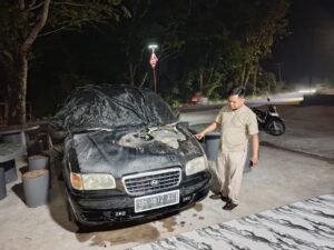 Polsek Lubuk Linggau Utara I Sigap Tangani Mobil Terbakar di Jalan Soekarno Hatta, Tidak Ada Korban Jiwa