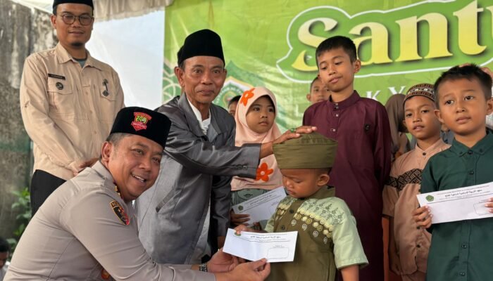 Tangis Haru Pecah di Bulan Muharram, Kapolres Lubuk Linggau Santuni Puluhan Anak Yatim di Pondok Al-Fatih