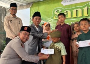 Tangis Haru Pecah di Bulan Muharram, Kapolres Lubuk Linggau Santuni Puluhan Anak Yatim di Pondok Al-Fatih