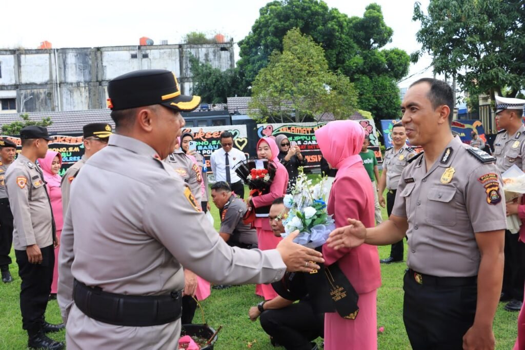 48 Personel Polres Lubuk Linggau Naik Pangkat, Suasana Haru Warnai Korps Raport