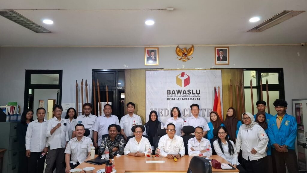 Perkuat Literasi Media, Bawaslu Jakarta Barat Gelar Diskusi Lentera dan Pelatihan Penulisan Rilis Pers