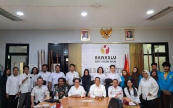 Perkuat Literasi Media, Bawaslu Jakarta Barat Gelar Diskusi Lentera dan Pelatihan Penulisan Rilis Pers