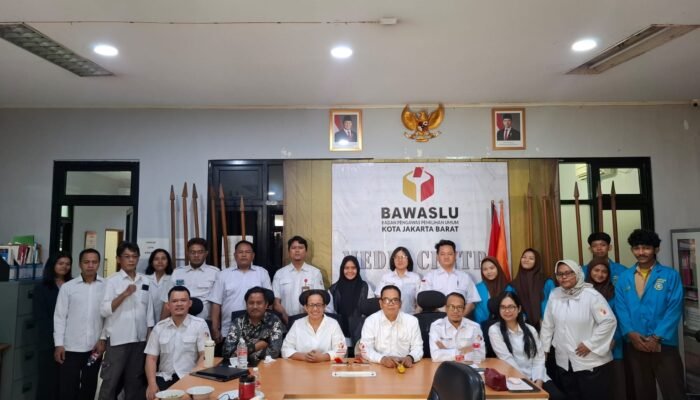 Perkuat Literasi Media, Bawaslu Jakarta Barat Gelar Diskusi Lentera dan Pelatihan Penulisan Rilis Pers