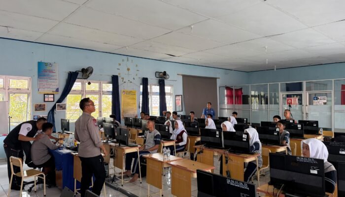 Kasihumas Polres Lubuk Linggau Ingatkan Pelajar: Bijak Bermedia Sosial, Jangan Sampai Terjerat UU ITE