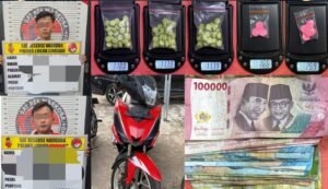 Kabur Saat Hendak Dihentikan Polisi, Dua Pemuda Lompat dari Jembatan! 98 Butir Ekstasi Berhasil Diamankan