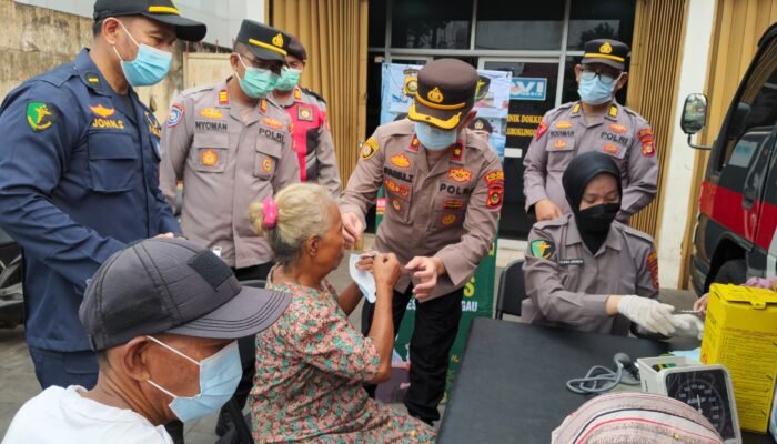 Polres Lubuk Linggau Bagikan Masker dan Gelar Pemeriksaan Kesehatan Gratis, Wujud Kepedulian di Tengah Kondisi Udara