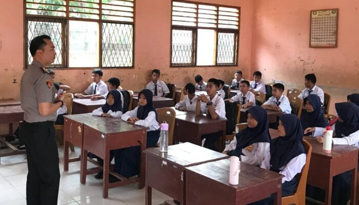 Polsek Lubuk Linggau Timur I Hadir di Sekolah, Dukung Program POLIDIK dan Bentuk Karakter Pelajar